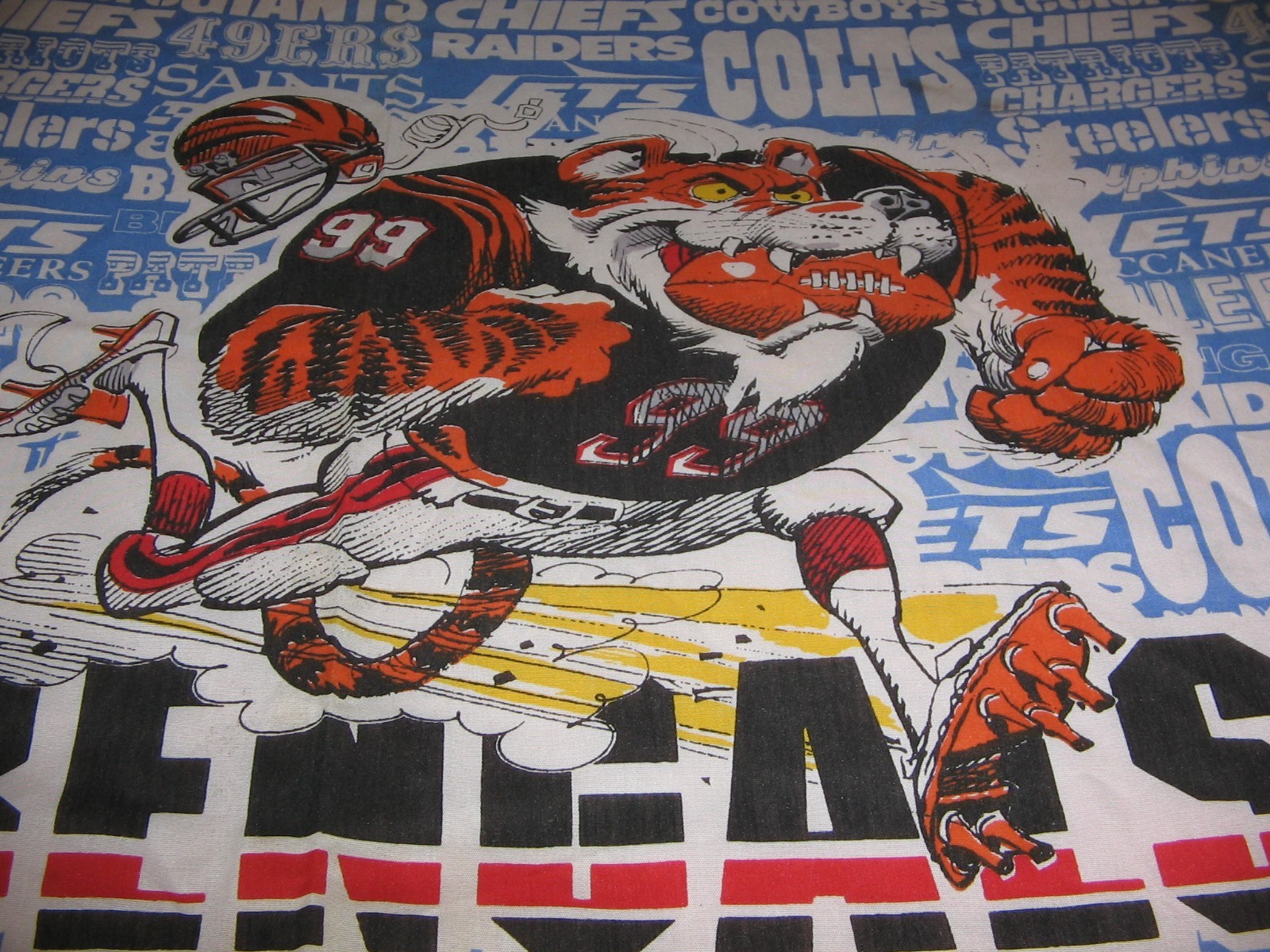 VINTAGE NFL FOOTBALL TWIN SIZE FLAT BED SHEET RARE BIBB 1988 POP ART RETRO