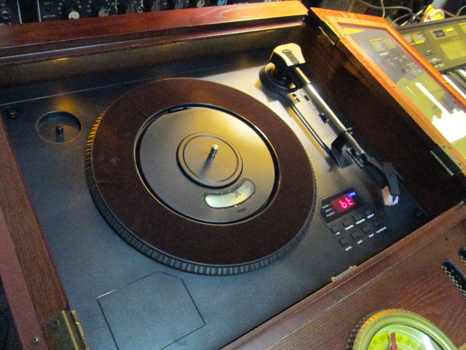 iTRACK Radio / Record / Cassette / CD / player LOCAL ONLY