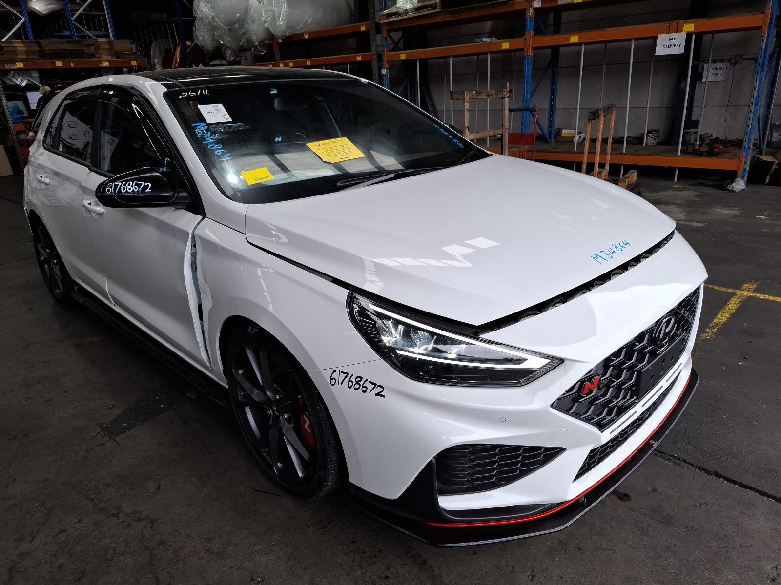 HYUNDAI I30 PD 03/2017-2024 LEFT REAR SEAT BELT ONLY BLACK HATCHBACK - thumbnail 6