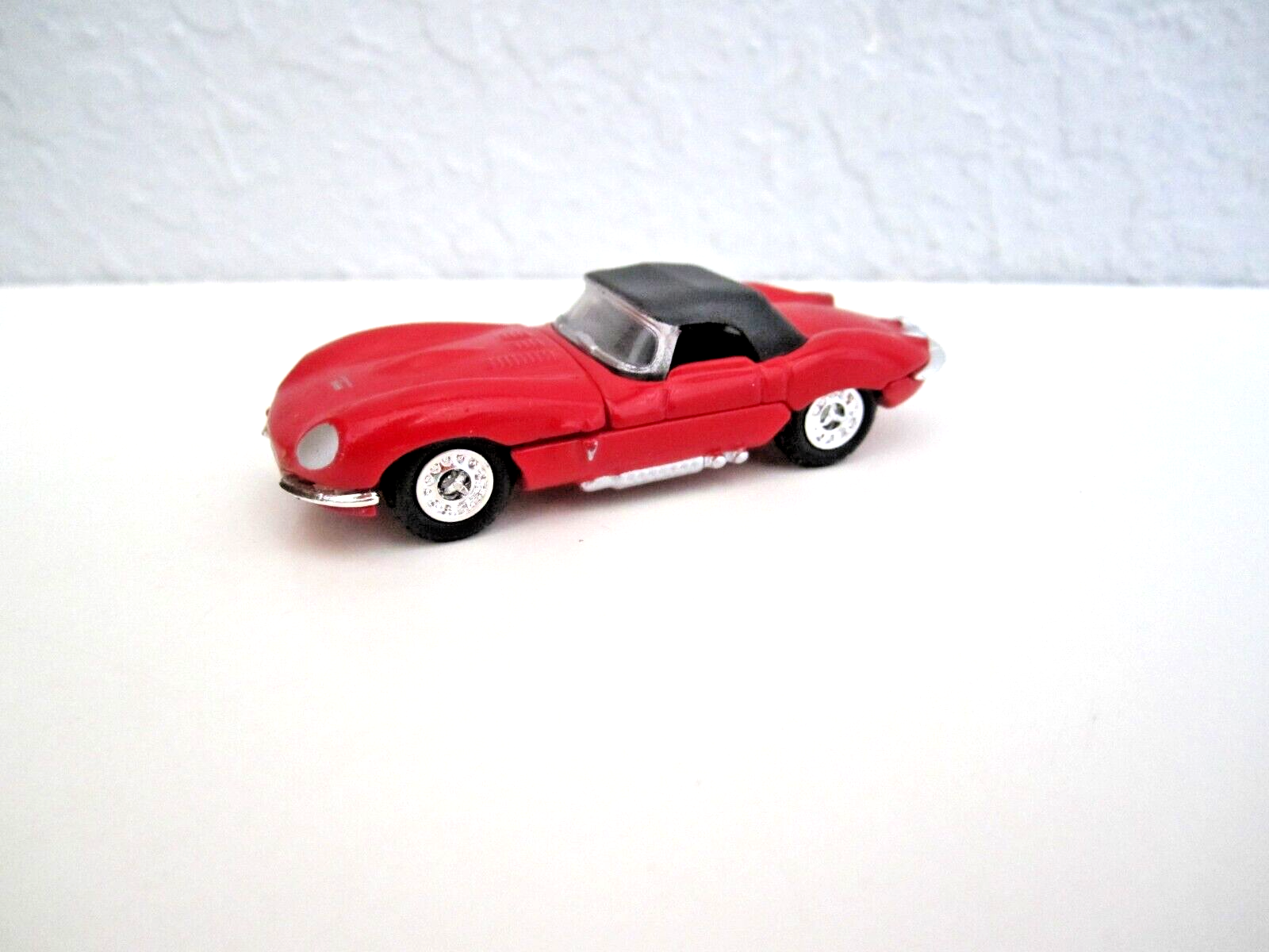 Collectibles 1957 Jaguar Xkss Red Roadster W/ Special Tires & Wheels