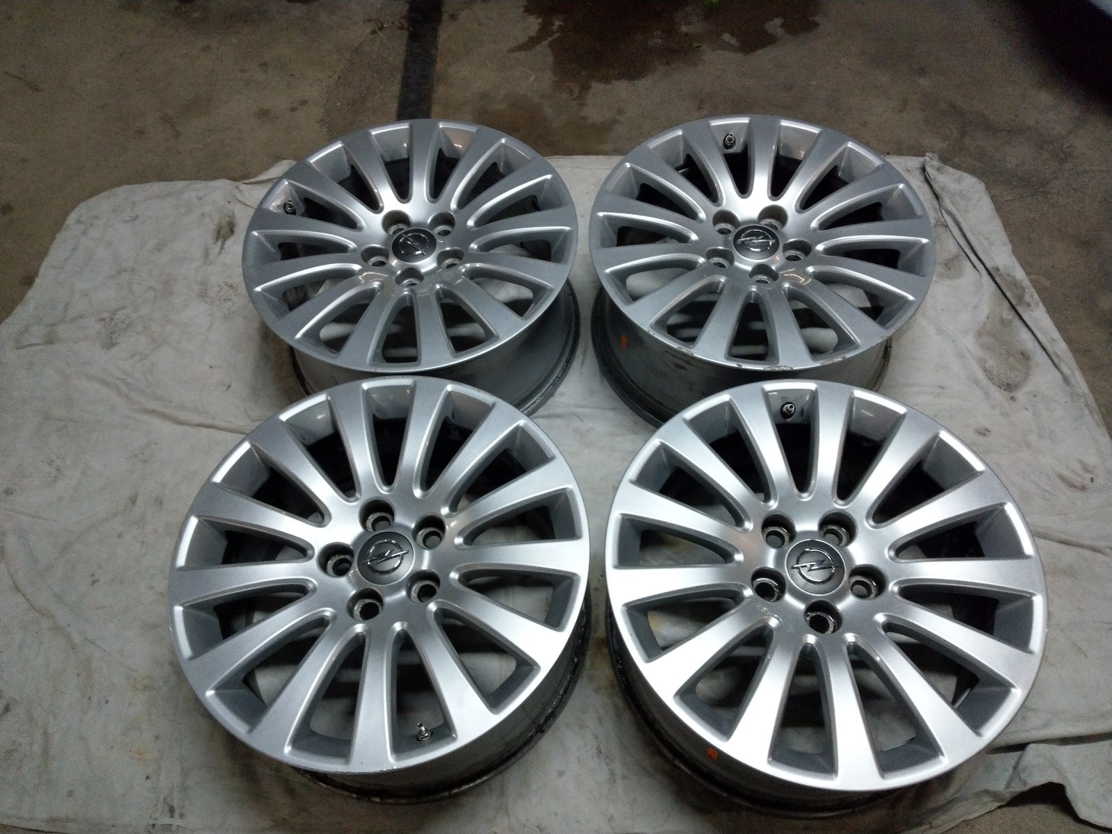 ORIGINAL OPEL INSIGNIA FELGENSATZ IN 8,5Jx19 ET45
