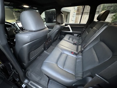 image 4 of interior