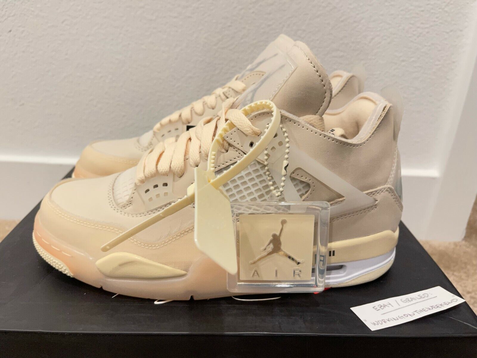 New Jordan Retro 4 Off White Sail Size 9W thunder bred New Jordan Retro 4 Off White Sail Size 9W thunder bred