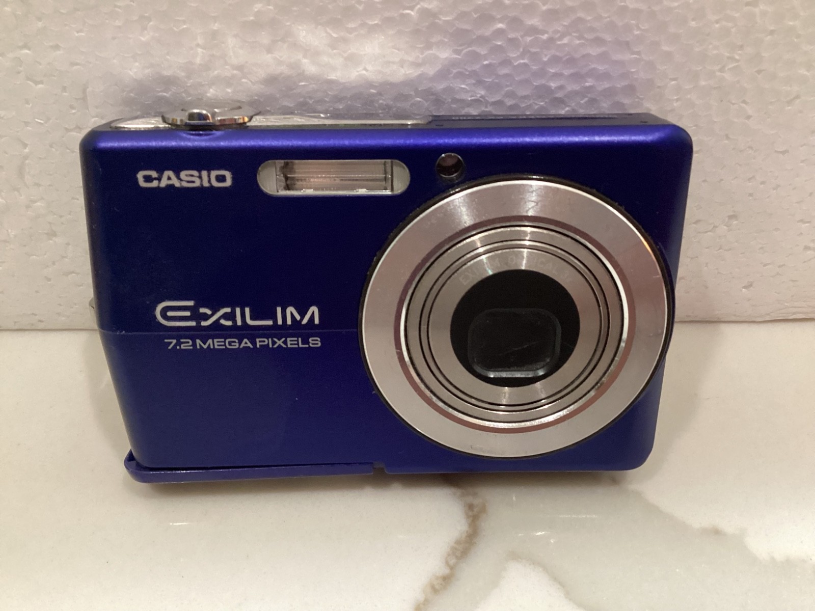 BLUE Casio Exilim EX-Z700 7.2MP Digital Camera - No Battery