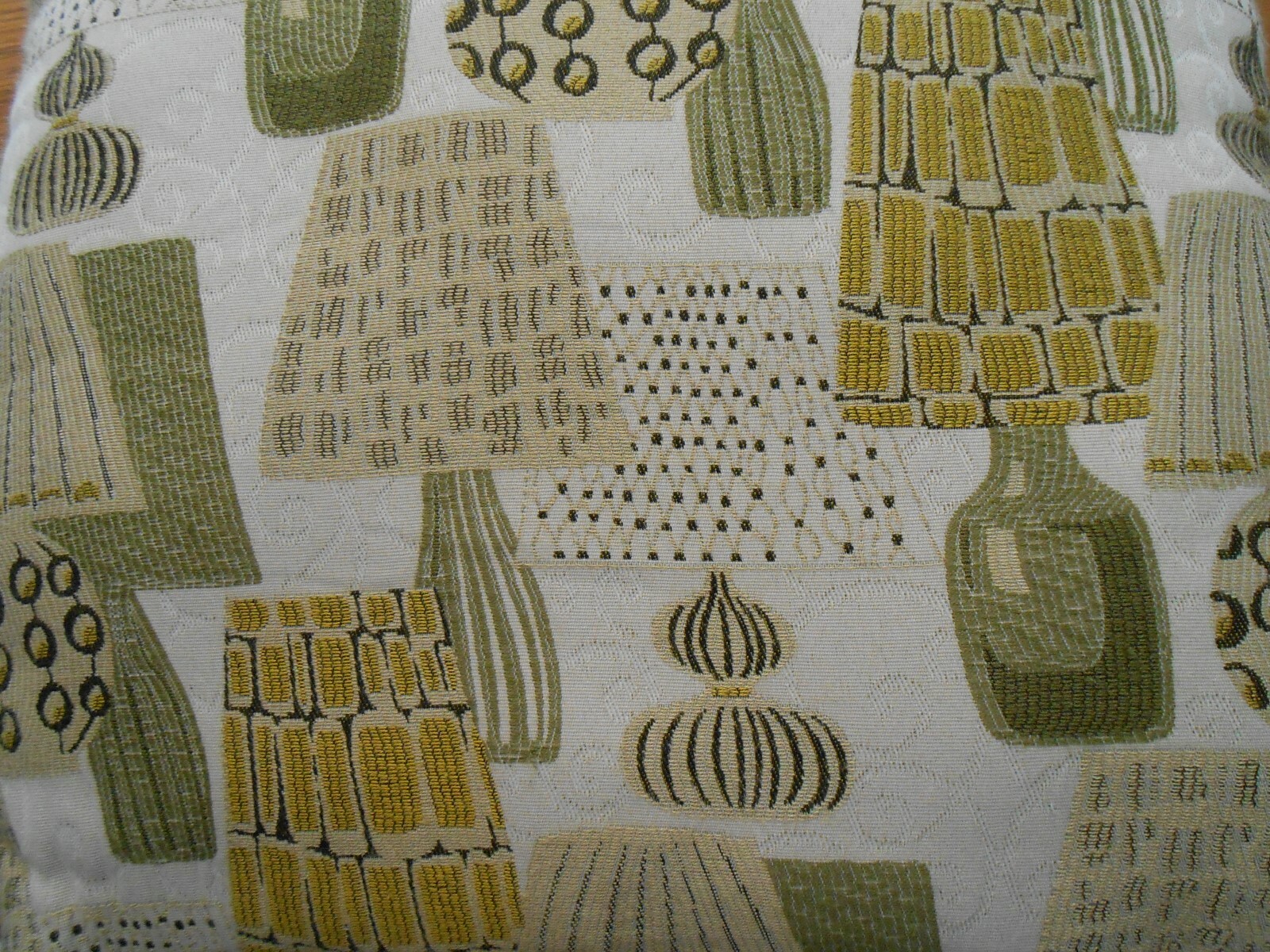 Retro Throw Pillow - Vintage Lamps Pattern - Shades of Green & Tan - Excellent