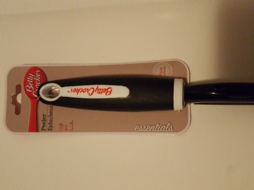 Betty Crocker Comfort Grip Potato Vegetable Peeler 8 inch