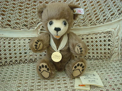 STEIFF QVC EXCLUSIVE 1996 CLIFFORD BERRIMAN MOHAIR BEAR WITH BERRYMAN CARTOON