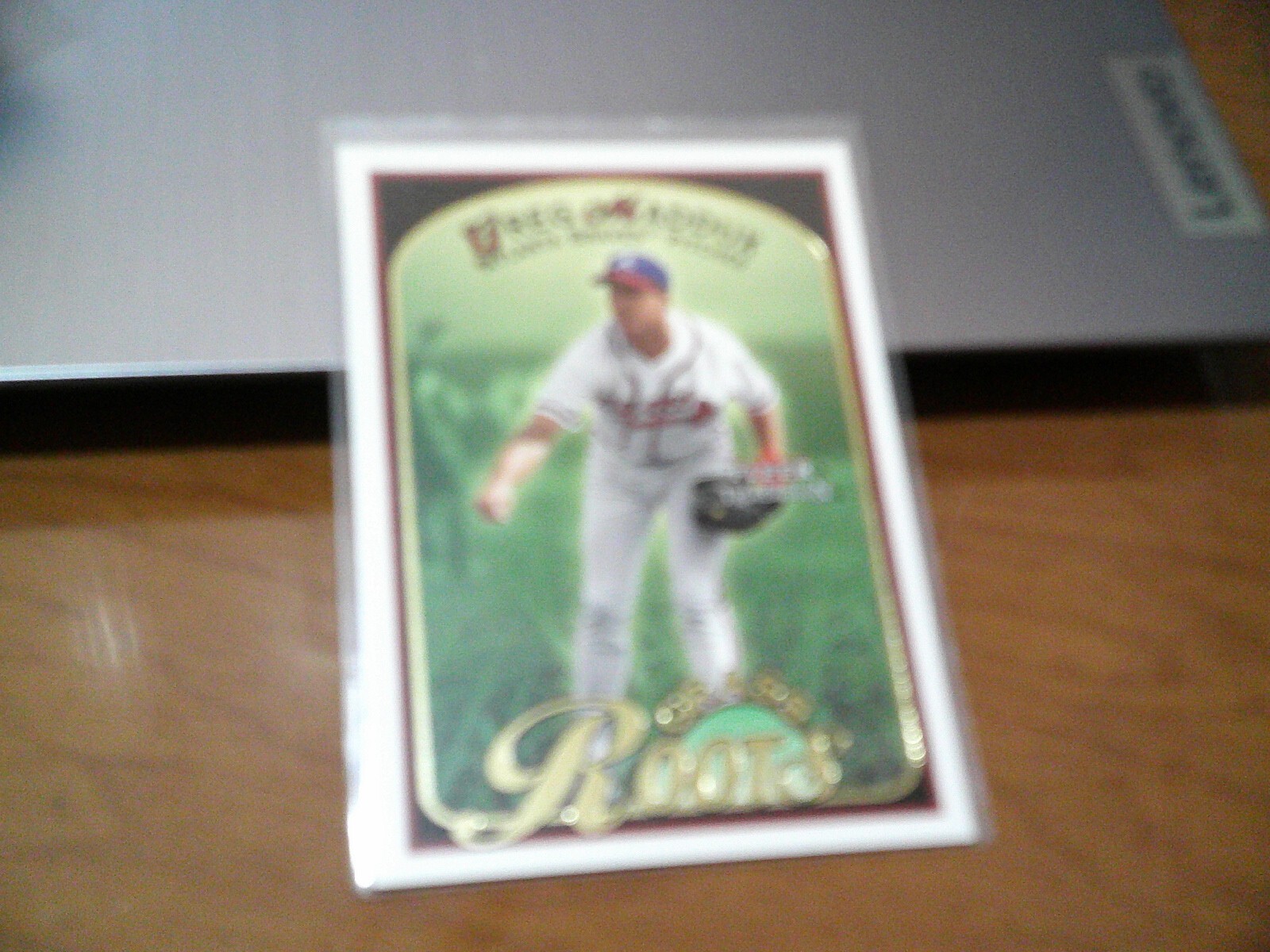 2001 FLEER TRADITION GRASS ROOTS INSERT # 2- GREG MADDUX