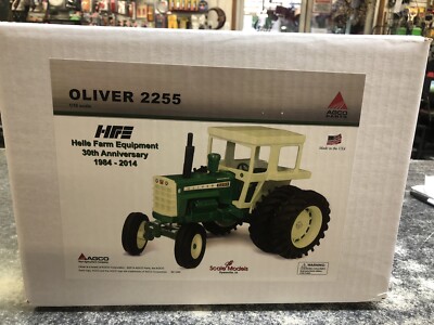 OLIVER 2255 Tractor Duals & Cab Helle Farm Equip 1:16 Tractor 2014 Scale Models