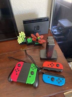 Nintendo Switch - Nintendo Switch HAC-001 Joy-Conネオン Nintendo Switch with Neon Blue and Neon Red JoyCon - HAC-001