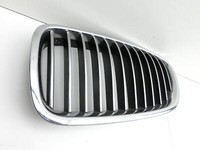 BMW F11 520d 10-13 Frontgrill Kühlergrill Grill Links BMW F11 520d 10-13 18.05.2012 7200727 51137200727 gebraucht Vorschau 2