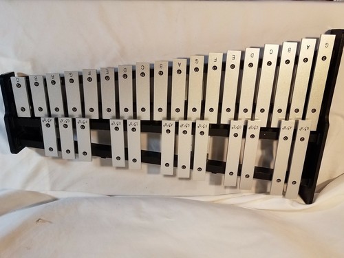 Ludwig 30 Key Xylophone Kit W/ Stand, Practice Pad, 2 Mallets and Ludwig Bag