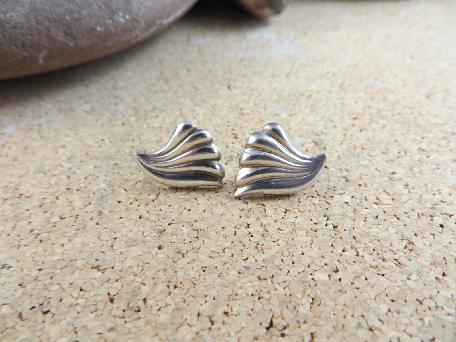 Vintage 925 Sterling Silver Puffy Wing Shaped Post Earrings #130