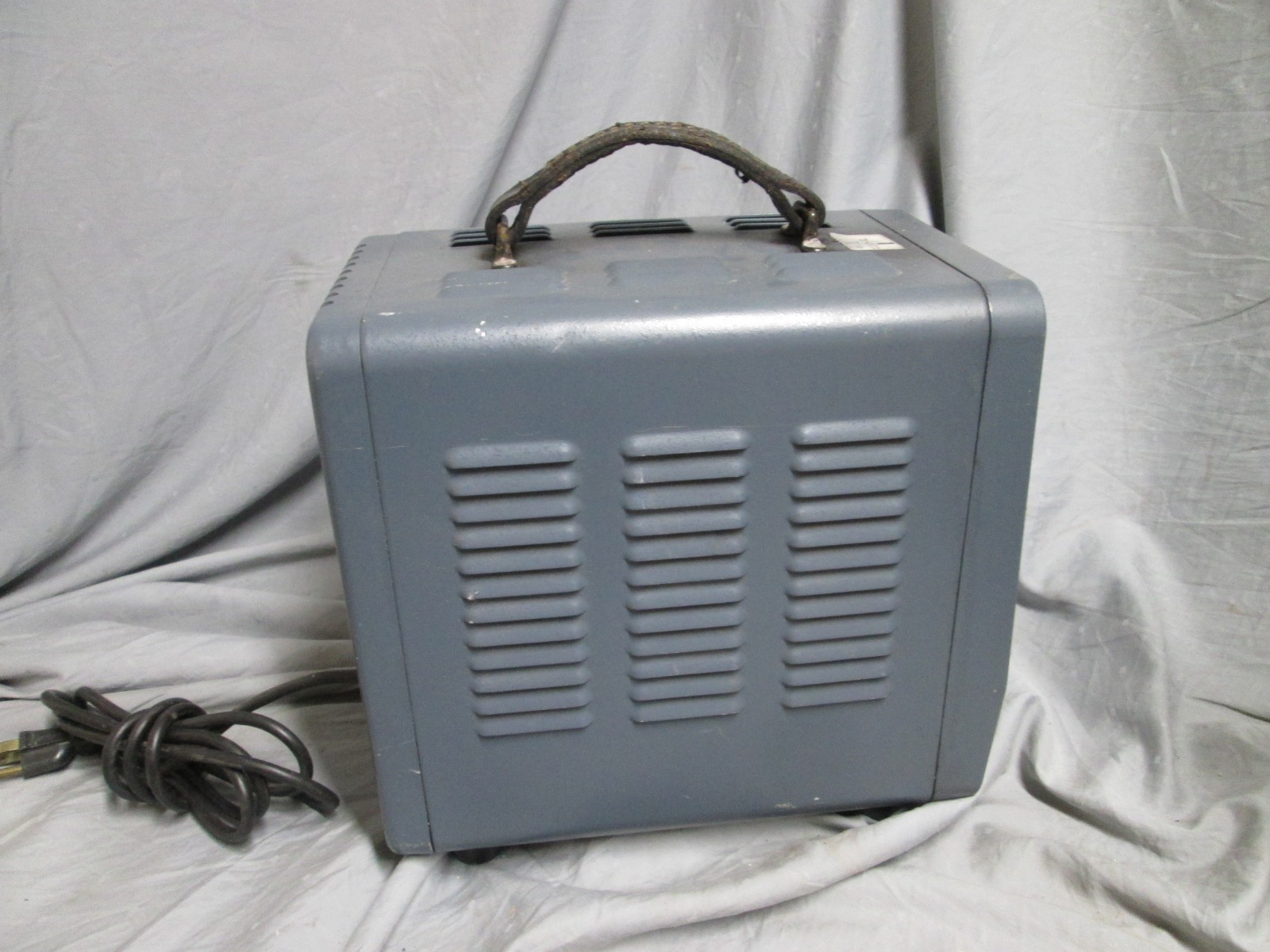 VINTAGE HP HEWLETT PACKARD 201C AUDIO OSCILLATOR