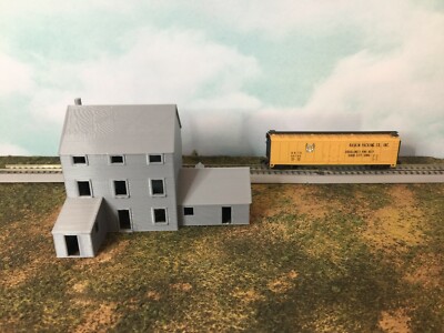 3 Story Farm House with Shed and Shop Building - N Scale 1:160 - Fully Assembled