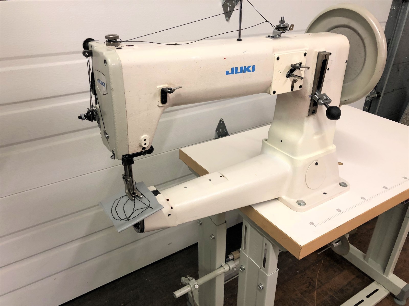 JUKI TSC-441 EXTRA HD WALKING FT REVERSE 110V SERVO INDUSTRIAL SEWING MACHINE