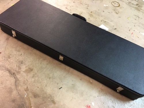 Road Runner Universal Electric Guitar Hard Shell Case Stratocaster Telecaster