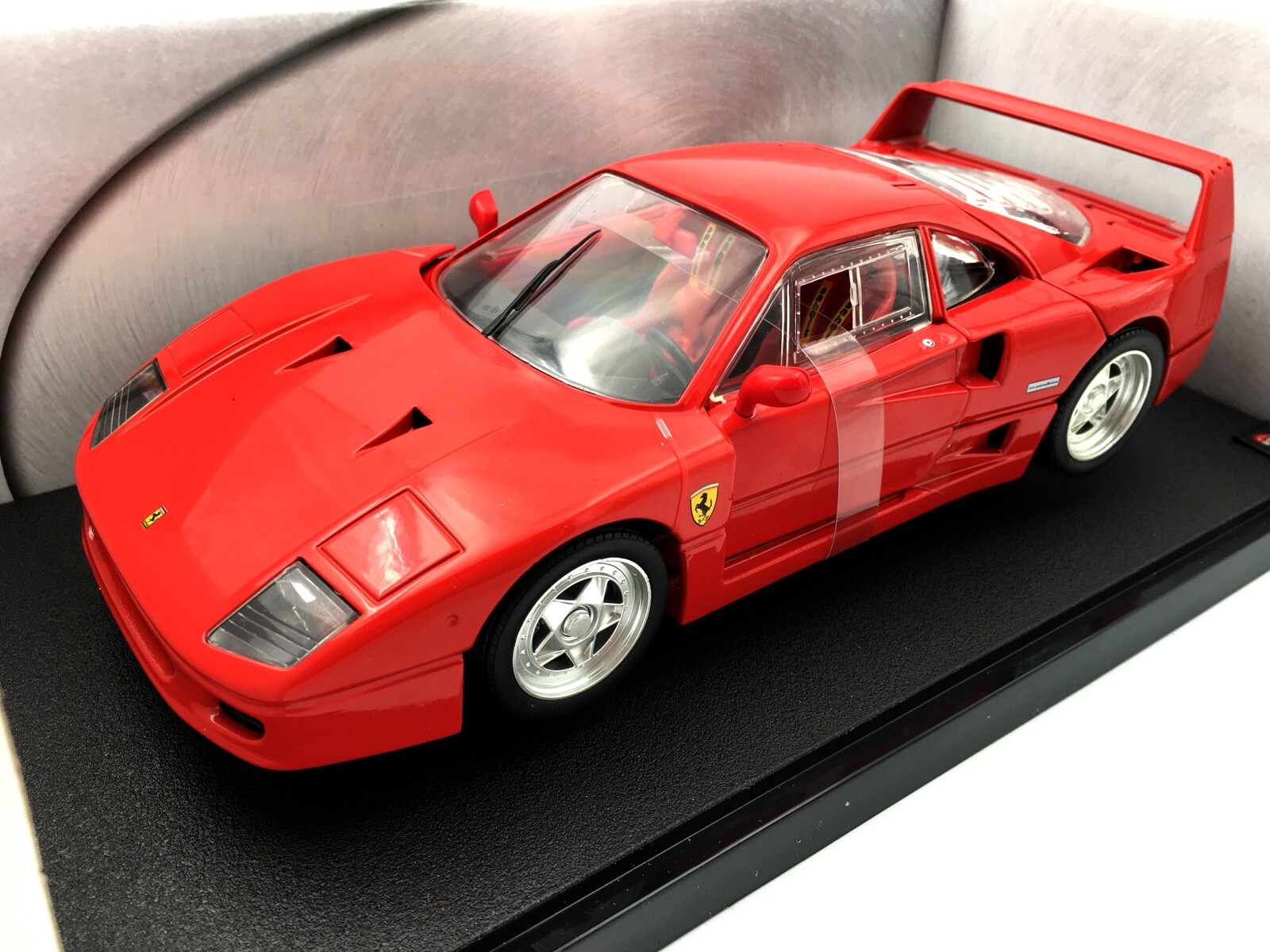 HotWheels Ferrari F40 赤 1:18 FERRARI F40, czerwony, 2/4, seria egzotyczna - 1:18 Hot