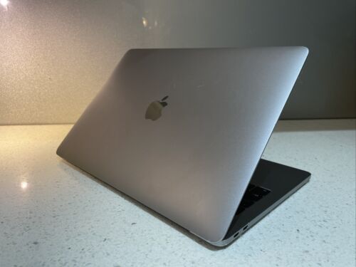 Apple 2017 MacBook Pro 13 Apple 2017 MacBook Pro 13