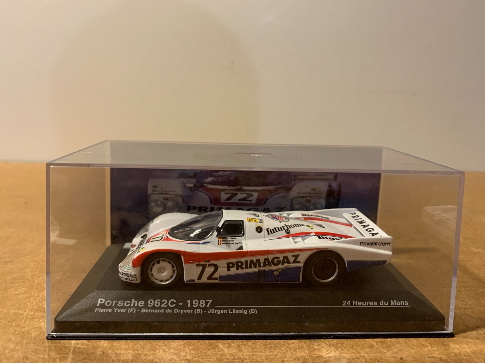 ミニカー PORSCHE 962C 24H LE MANS 1987 Spark 1:43 Porsche 962 C #17 Winner 24h LeMans 1987 Bell