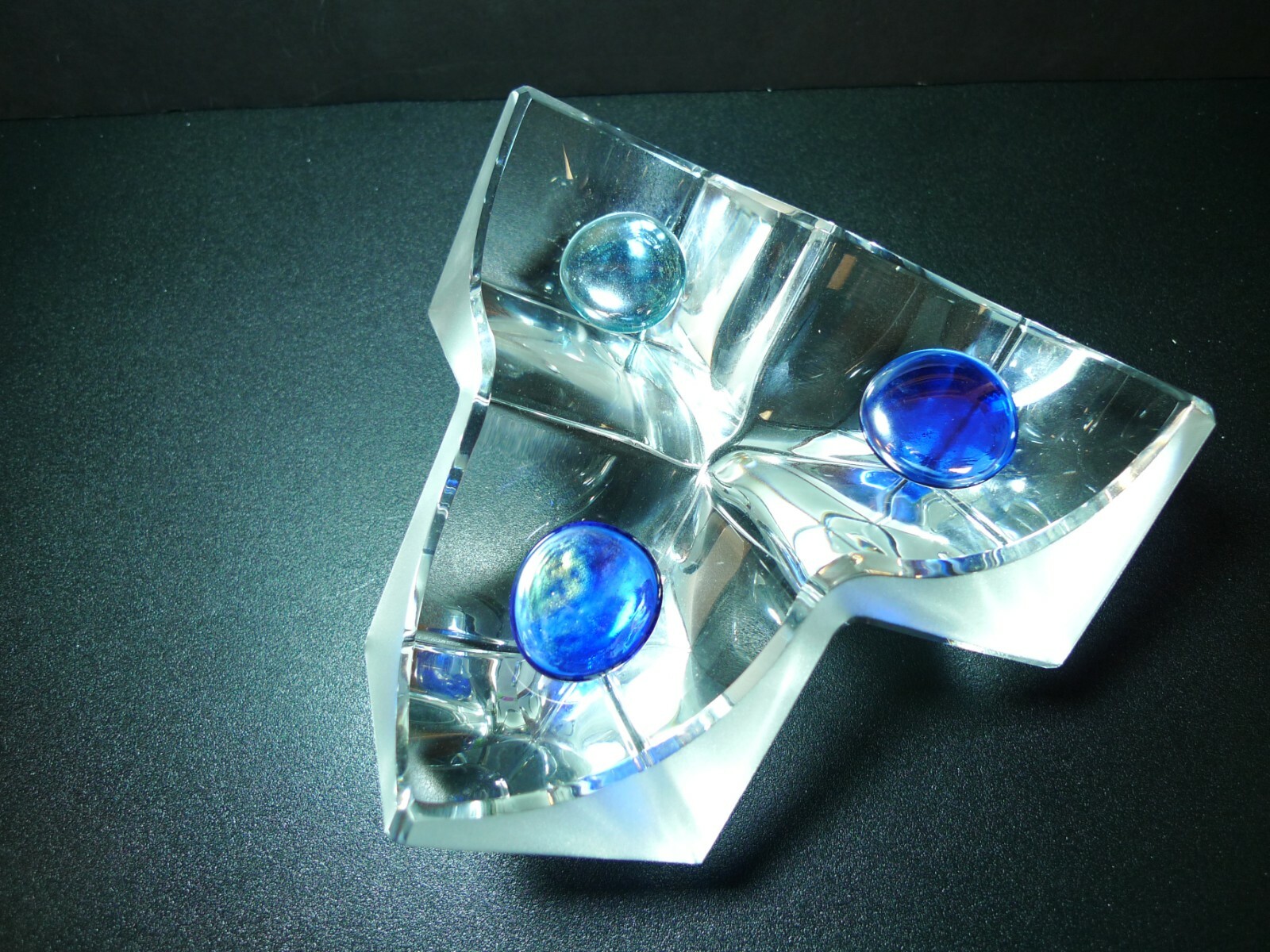 cristaj DAUM FRANCE フォークレスト　Tres Chic Daum France Crystal Triple Cube Ash Tray with blue glass
