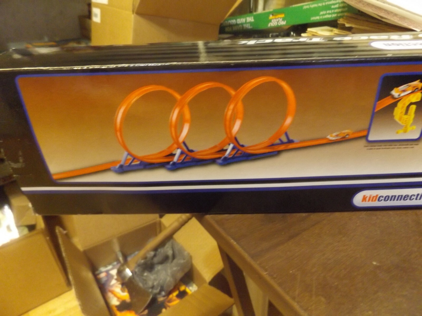 Kid Connection triple LOOP RACE TRCK--DIE CAST  VEHICLE  INCLUDED