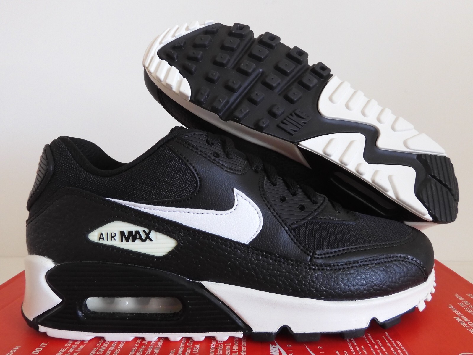 WMNS NIKE AIR MAX 90 BLACK-SUMMIT WHITE-BLACK-BLACK SZ 6.5 WMNS NIKE AIR MAX 90 BLACK-SUMMIT WHITE-BLACK-BLACK SZ 6.5