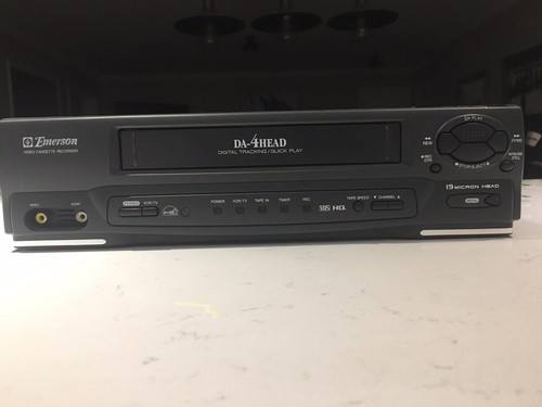 Emerson EWV401 VCR With Remote Control