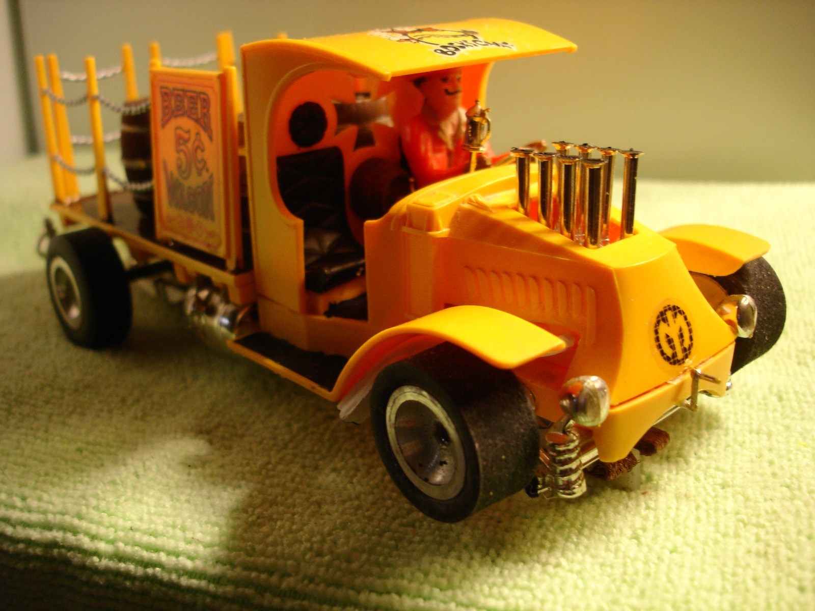 Vintage Monogram 1927 Mack Bulldog beer wagon1/24 Slot Car offered by MTH