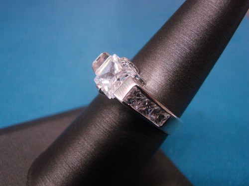 Radiant Cut CZ Engagement Fashion Ring Sterling Silver 925 Size 7 NWOT