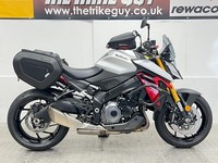 2025 SUZUKI GSX-S1000 - ONLY 490 MILES WITH EXTRAS 