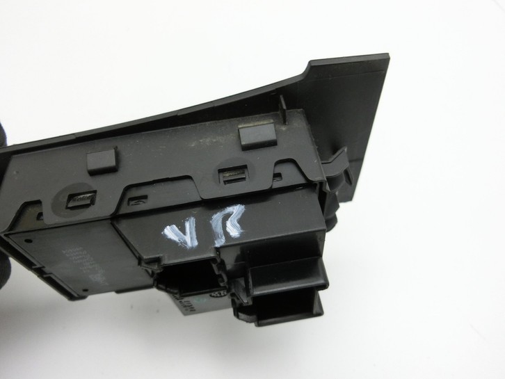 Opel Astra J 12-18 Kombi Fensterheberschalter Schalter Rechts Vorne Opel Astra J 12-18 01.01.2013 13301886 gebraucht Bild 6