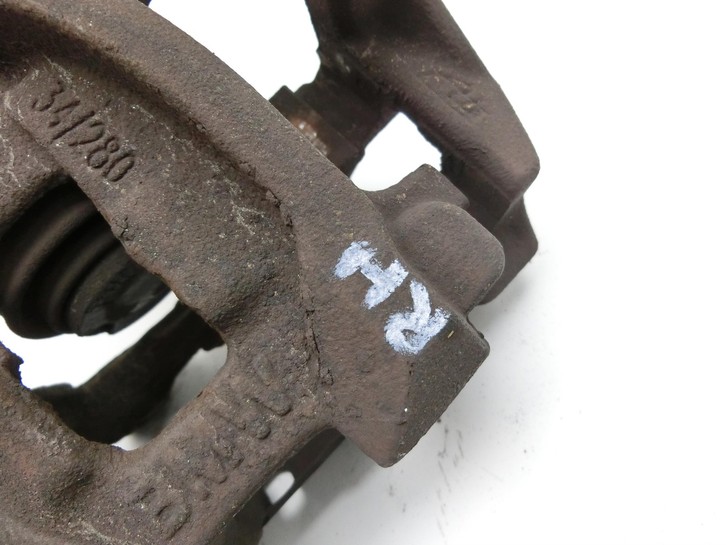 BMW 218i F45 14-18 1,5 100KW Bremssattel ohne Stellmotor Rechts Hinten BMW 218i F45 14-18 17.07.2017 6883026... Vorschau 5