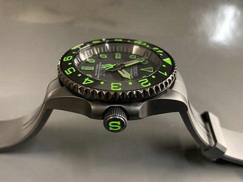 Pre-owned Seiko Custom  Nh35 Mod "riddler" - Custom Hand Painted Dial + Insert