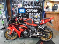 Honda CBR1000 RR-6 Fireblade 2006 Stunning Supersport Superbike170 bhp FSH 