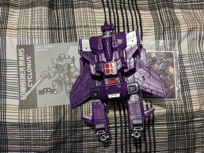 Transformers Combiner Wars Cyclonus