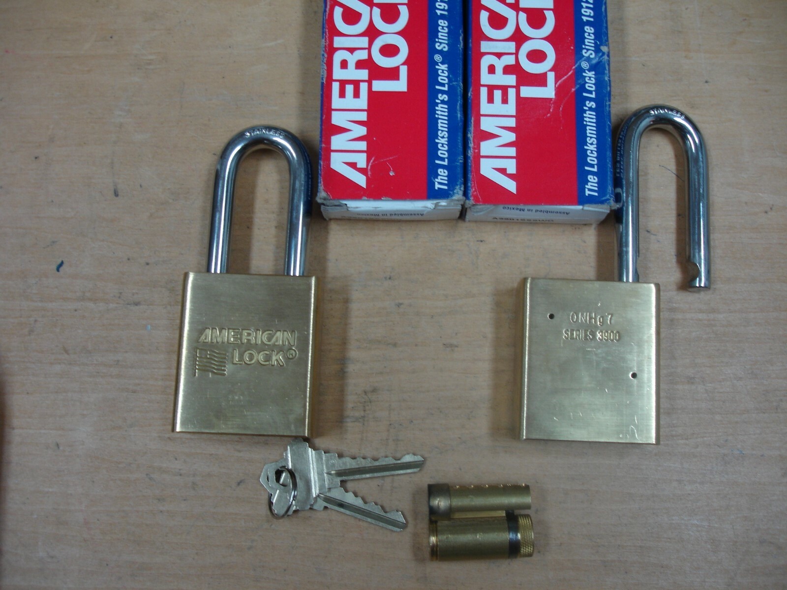 New Lot of 2 American Lock 3900 Series Padlocks  A3901SSSWO-With Core & Keys