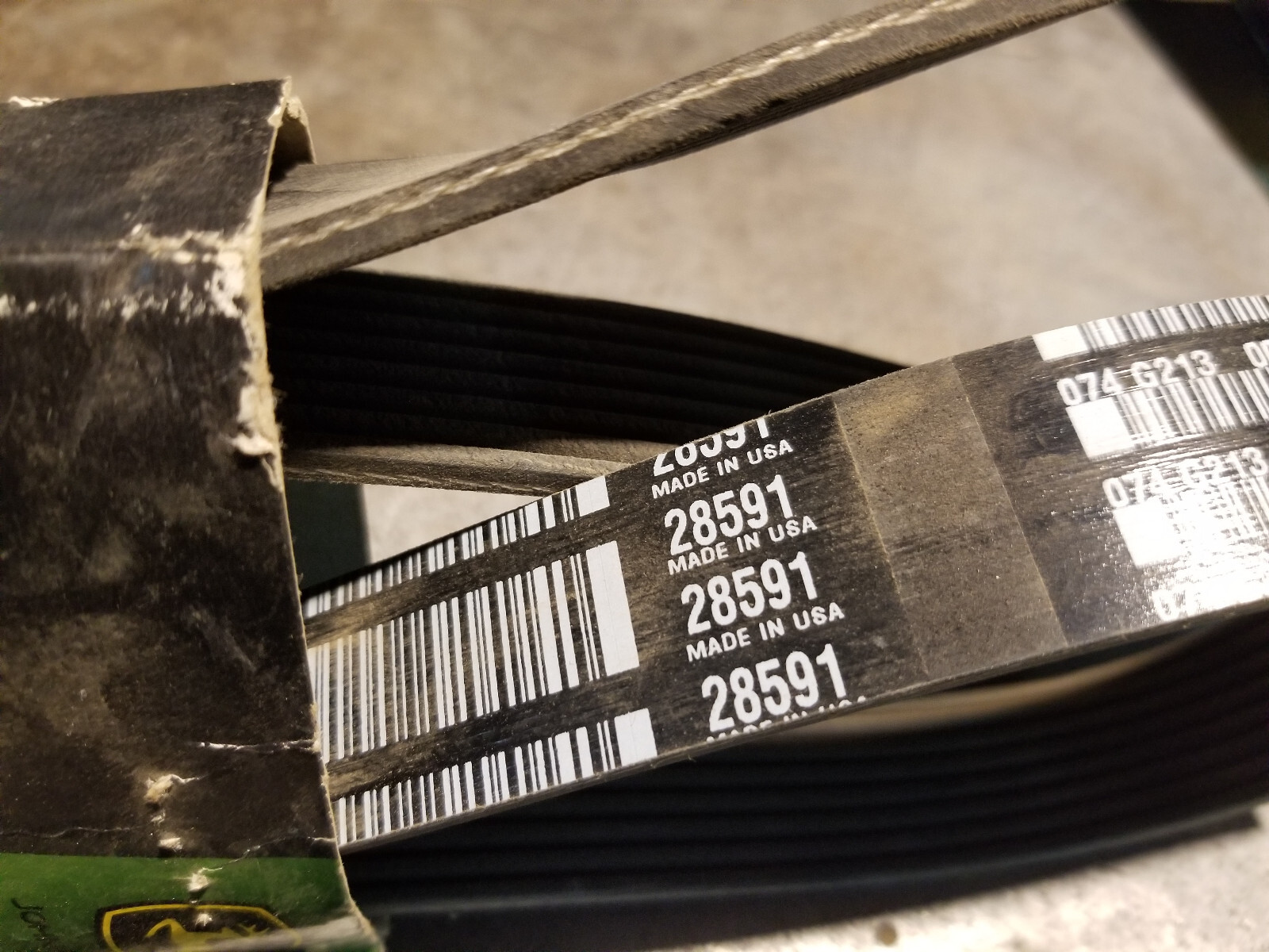 JOHN DEERE BELT T197521 - Picture 2 of 3