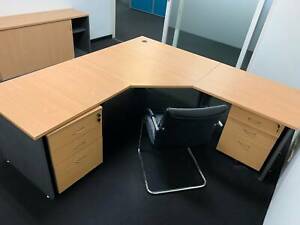 Office Desks And Dividers 47 Partitions Desks Gumtree