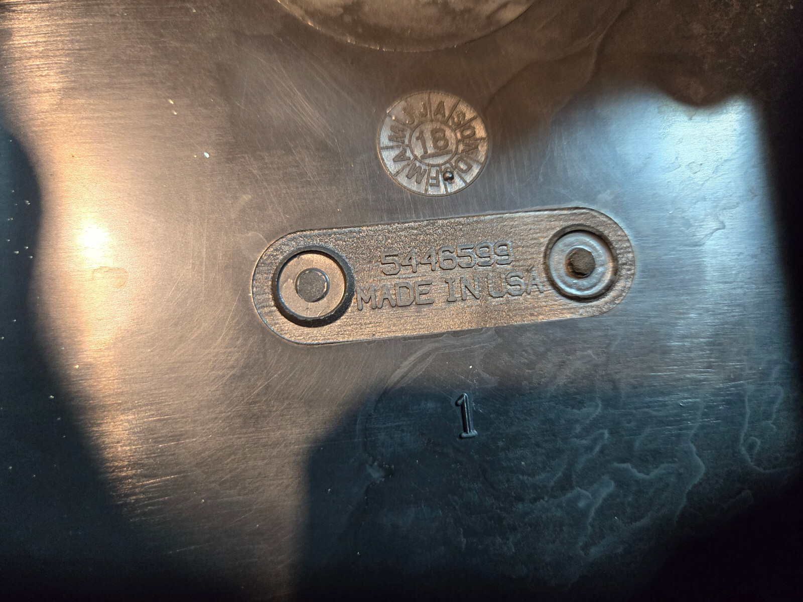6.7l cummins upper valve cover 5446599 - Picture 10 of 11