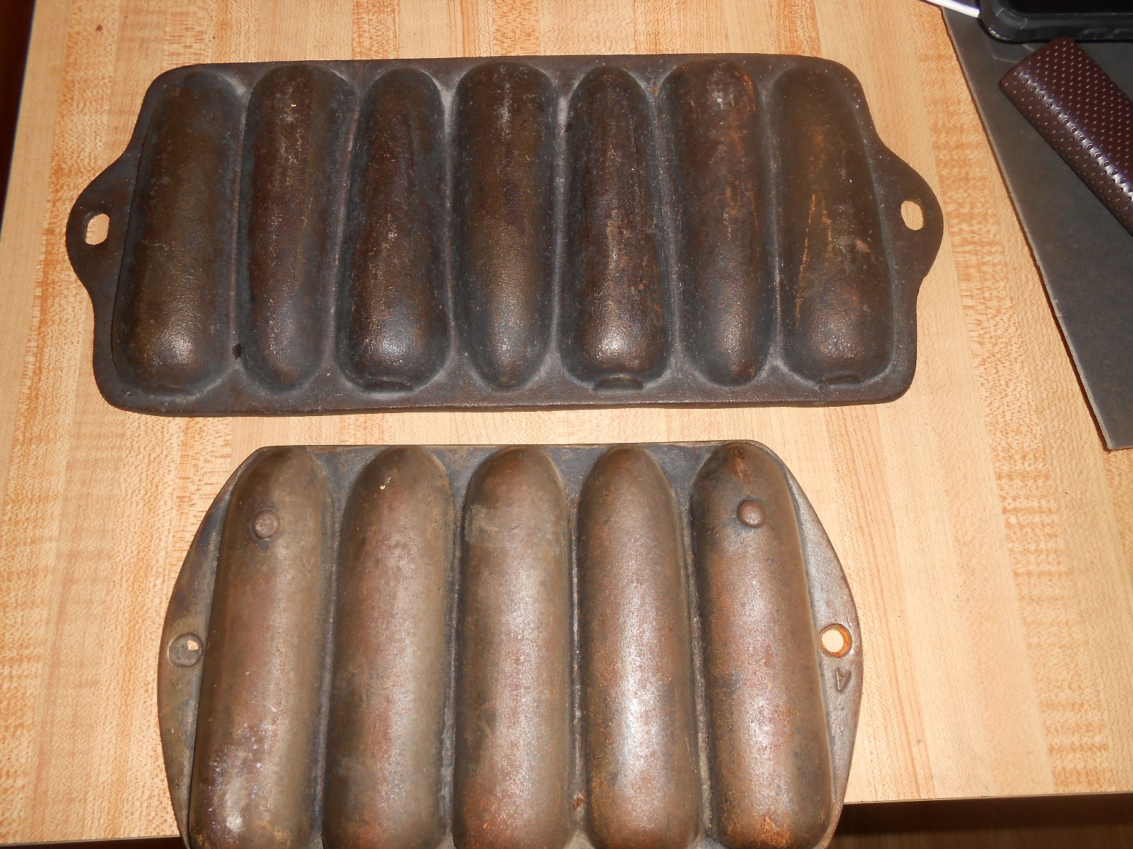 vintage cast iron cornbread pans 7 slot and 5 slot