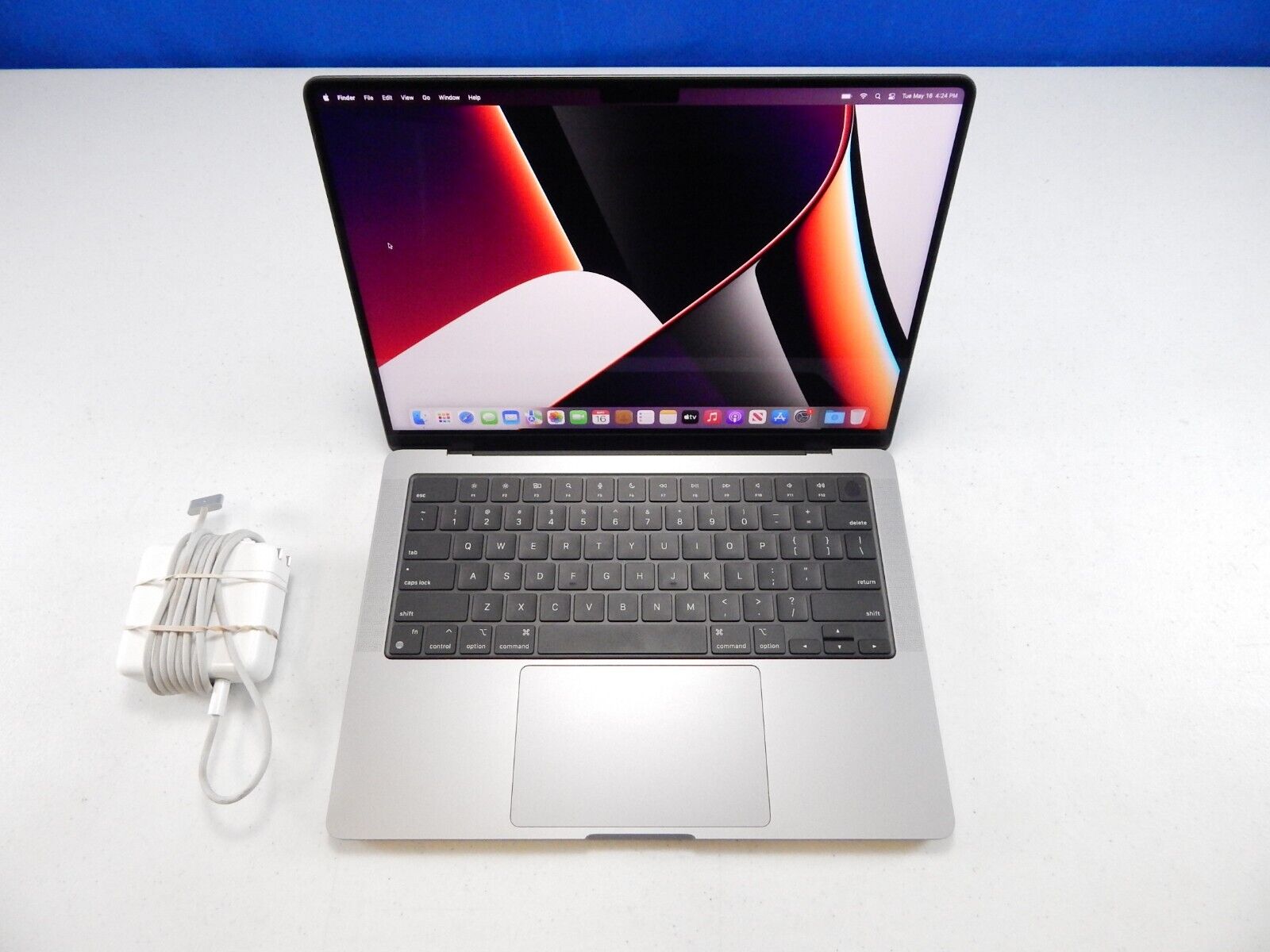 Apple MacBook Pro Laptop (14 Apple MacBook Pro Laptop (14