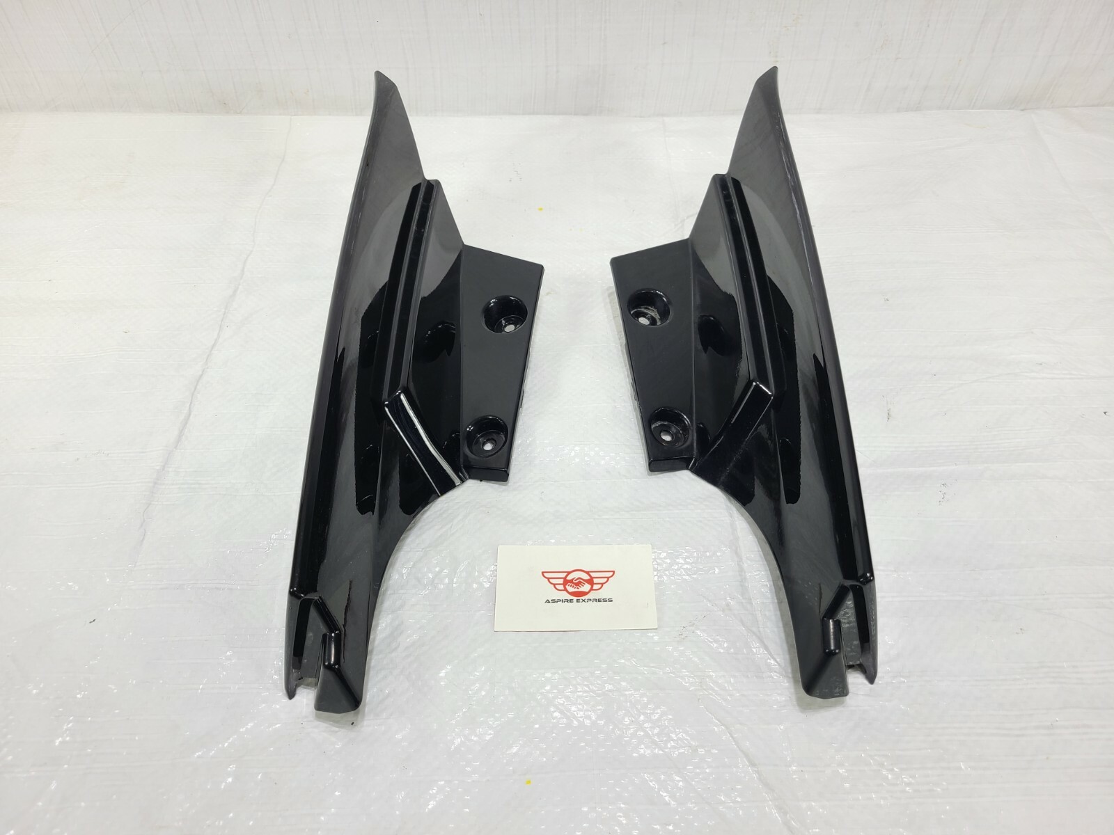 2014 Nissan Rogue Spoiler Right Left Extension Trim Cover 2014 Nissan Rogue Spoiler Right Left Extension Trim Cover