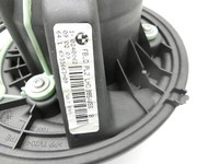 BMW E93 320d 07-13 Gebläsemotor Lüftermotor Heizungsgebläse BMW E93 320d 07-13 18.03.2009 9227670 64119227670... Vorschau 4