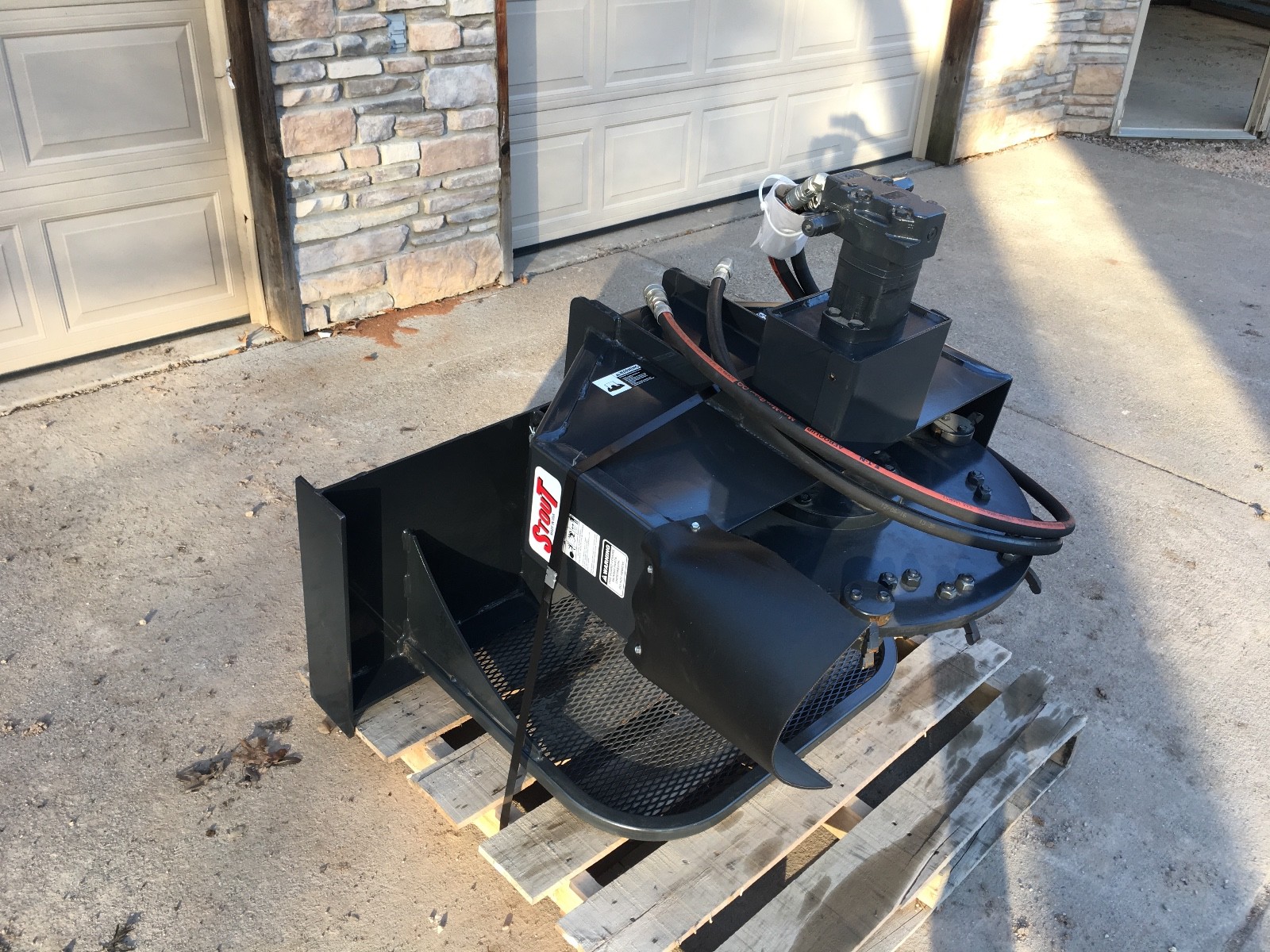 Stout Skid Steer Stump Grinder, Model SG13R, 5-20 GPM