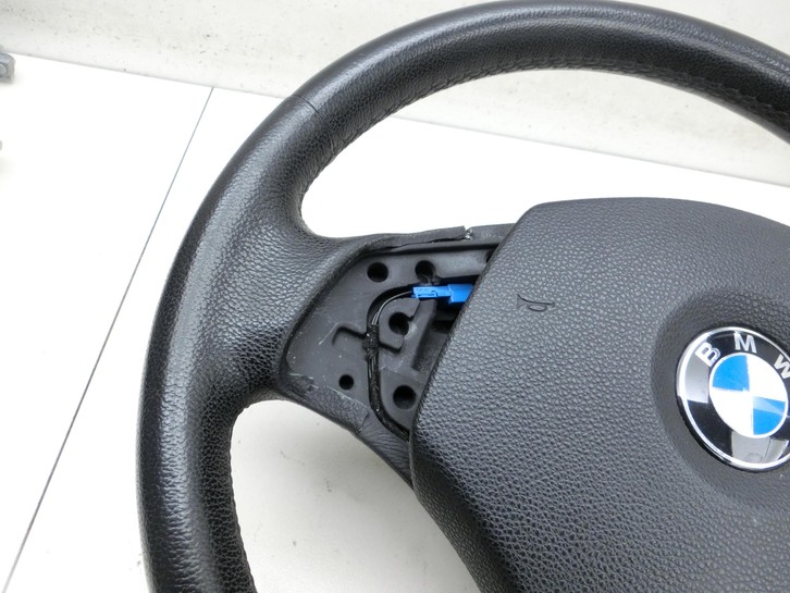 BMW E91 3er 320i 06-08 Lenkrad Airbaglenkrad BMW E91 3er 320i 06-08 20.04.2006 9217864 61.31-9217864-01 gebraucht Vorschau 2