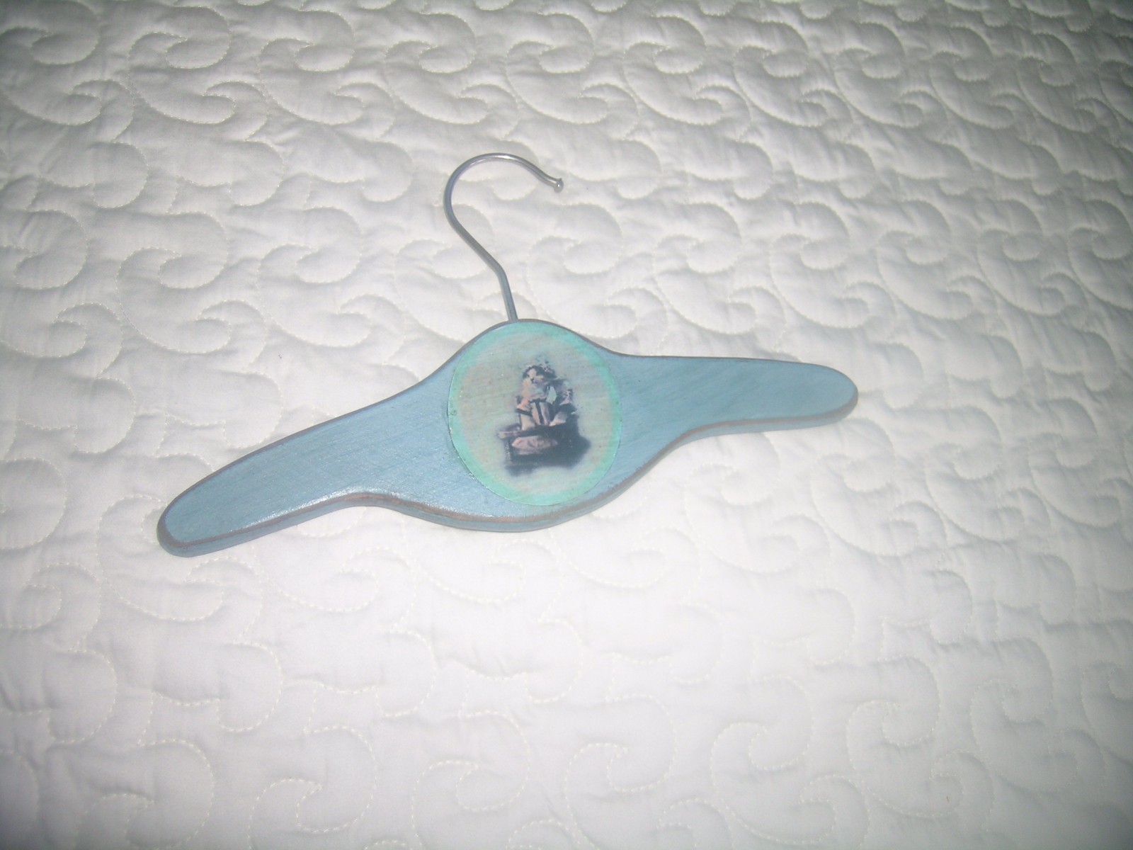 NEW set of 4 wood baby hangers nursery kitten vintage look  hand made