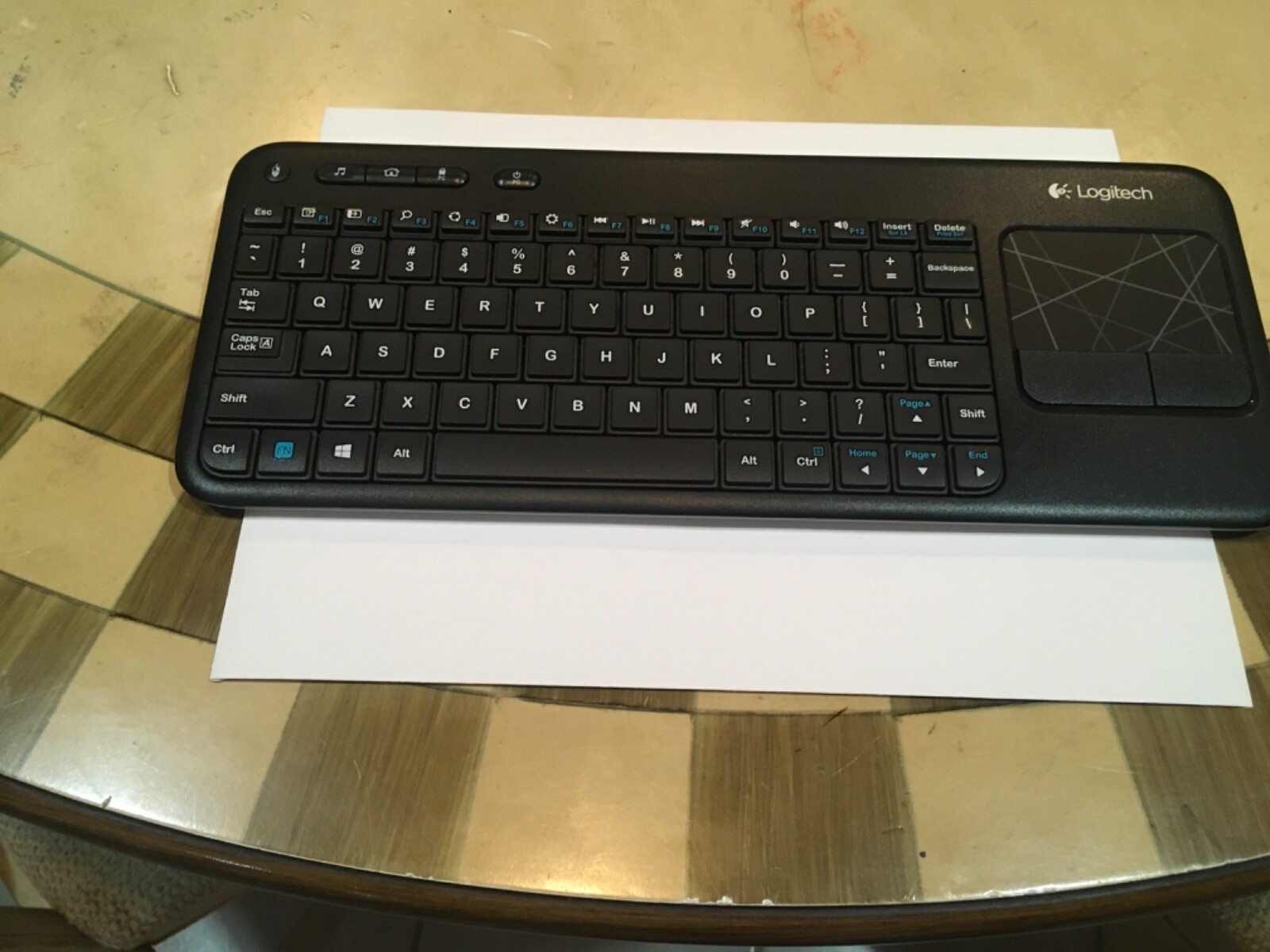 LOGITECH WIRELESS KEYBOARD, MODEL K400 r, PRE-OWNED.