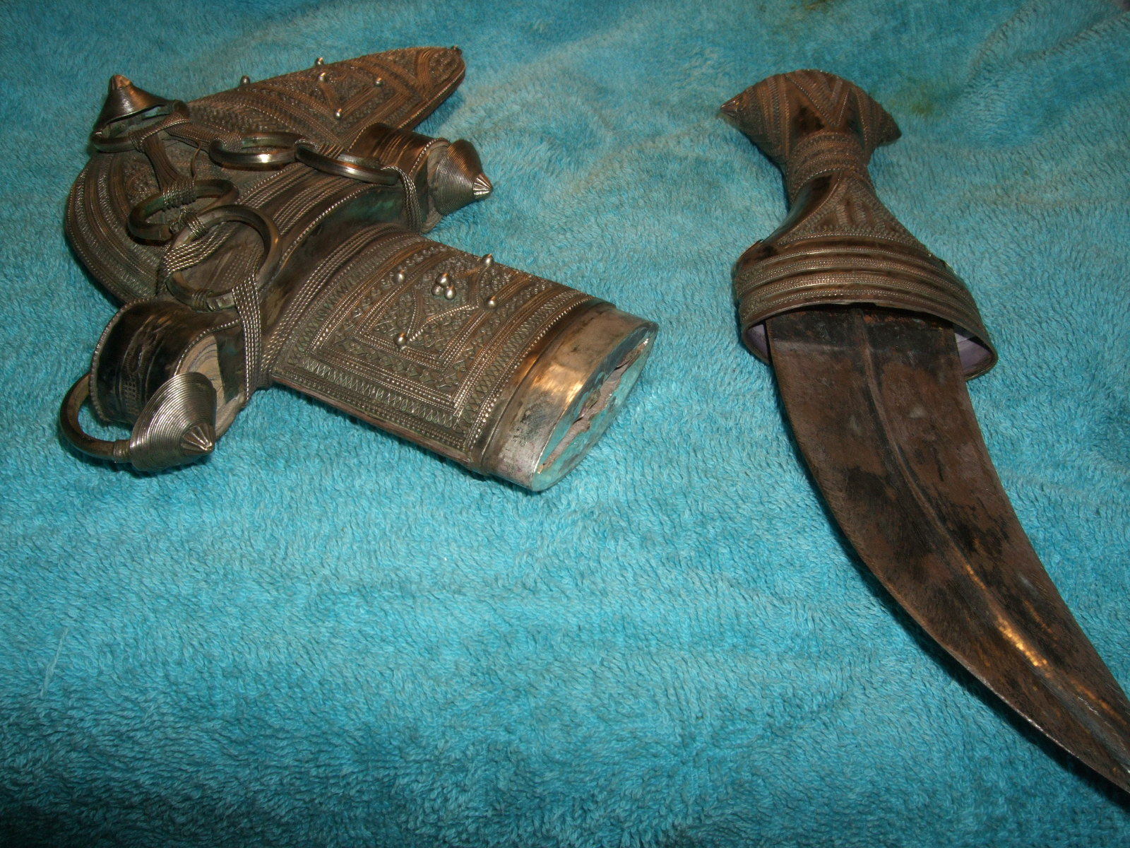 Beautiful  vintage silver khanjar jambia  OMAN dagger