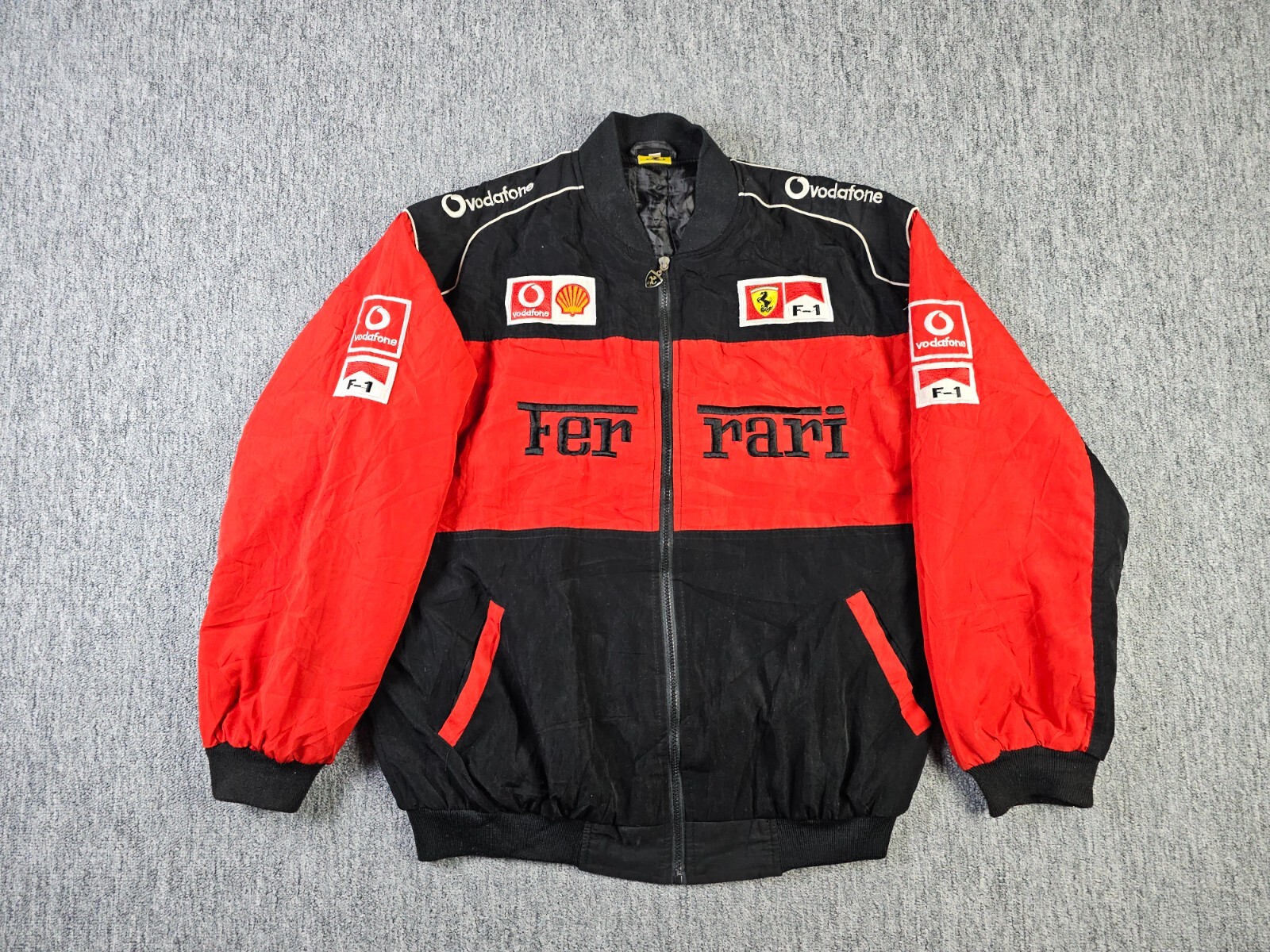 Ferrari フェラーリ F1 レーシングジャケット ブルゾン 刺繍 中綿